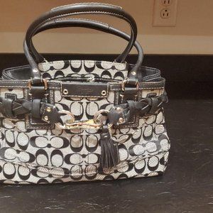 COACH HAMPTON SIGNATURE C CARY ALL TOTE BLACK J0832 F13065